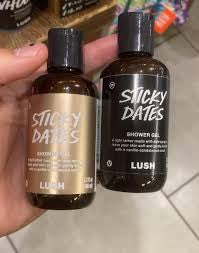 LUSH　シャワージェル STICKY DATES 580g 2本セット LUSH Shower gel sticky dates 580g | ASOS